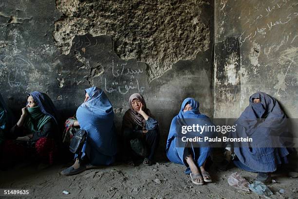 afghan women get food aid - afghanistan bildbanksfoton och bilder