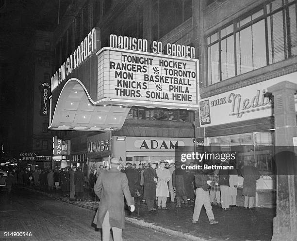 Old Msg Rangers 230 Madison Square Garden Marquee Stock Photos, High-Res Pictures, and ...