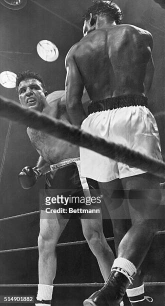 Jake LaMotta and Sugar Ray Robinson fighting for the middleweight championship.