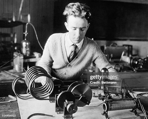 Winfield W. Salisbury, a Physics student at the University of Iowa, demonstrates his radio focusing invention.