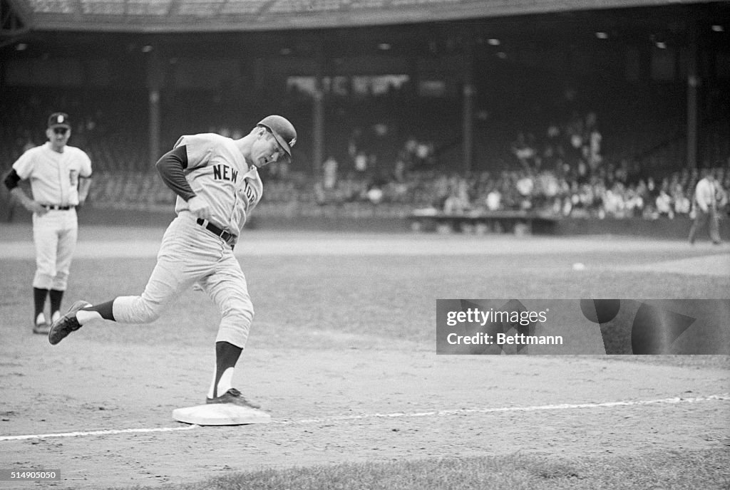 Mickey Mantle Rounding Base On 535 Homer