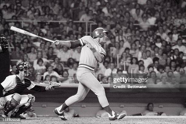 Action shot of Kansas City Royals' George Brett batting against the New York Yankees.