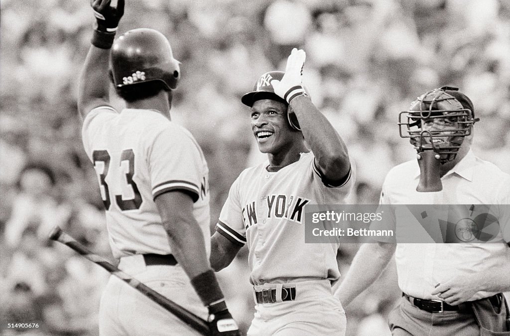 Rickey Henderson Gets High Five