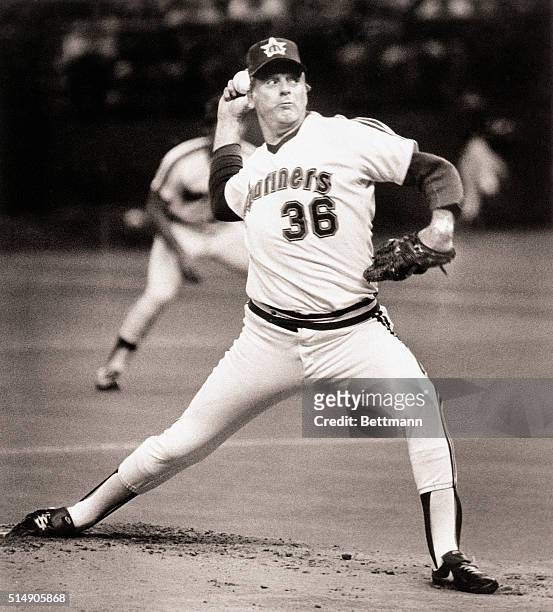 Seattle, WA: Mariner pitcher Gaylord Perry takes aim at his 300th win 5/6 as the M's host the Yankees.