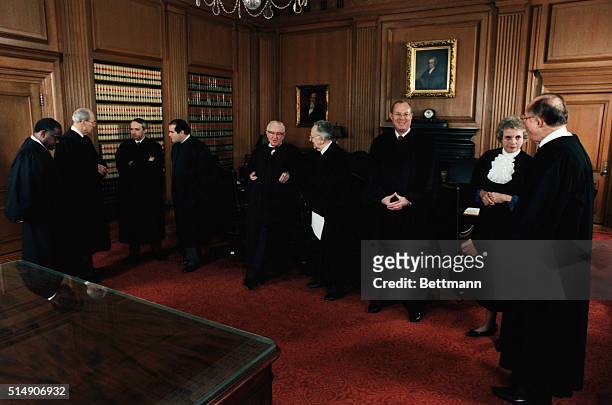 Washington, D.C.: Chief Justice of the U.S. Supreme Court William Rehnquist and the newly installed Associate Justice Clarence Thomas in the Supreme...