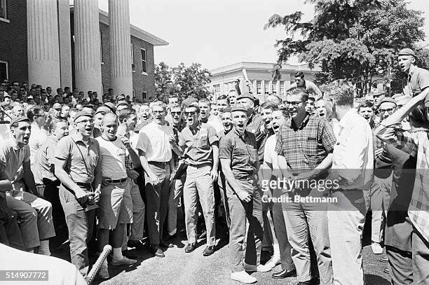 Mississipi students demonstrate on campus against the admission of African American James Meredith in Oxford, MS, United States, 20th September 1962....