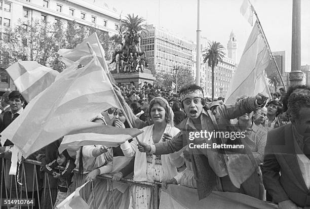 Buenos Aires, Argentina-The vanguard of what is expected to be a mass rally to boost Argentine morale in the setback of South Georgia Island, begins...