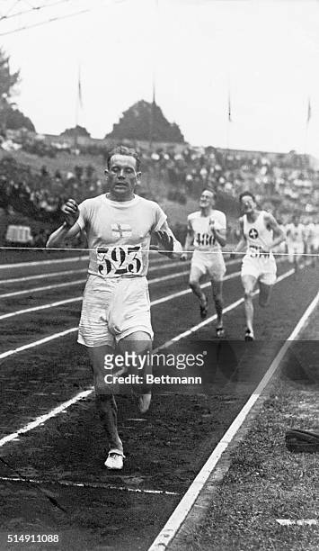 Paris, France- Paavo Nurmi of Finland, winning the 1500-meter Olympic race.