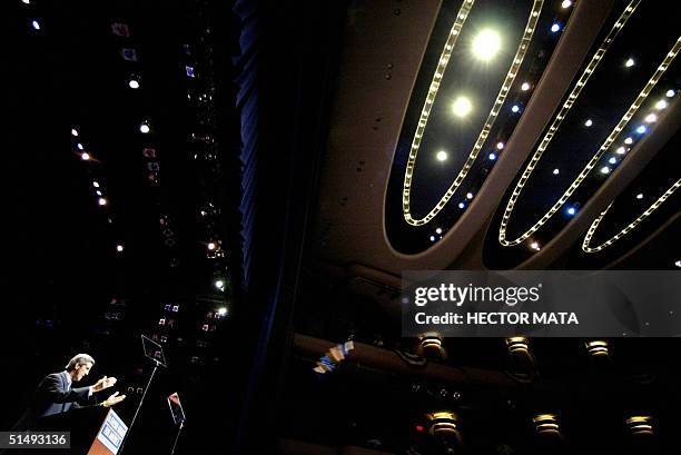 Democratic presidential candidate John Kerry delivers a speech at the Tampa Bay Performing Arts Center in Tampa Bay, Florida, 18 October 2004....