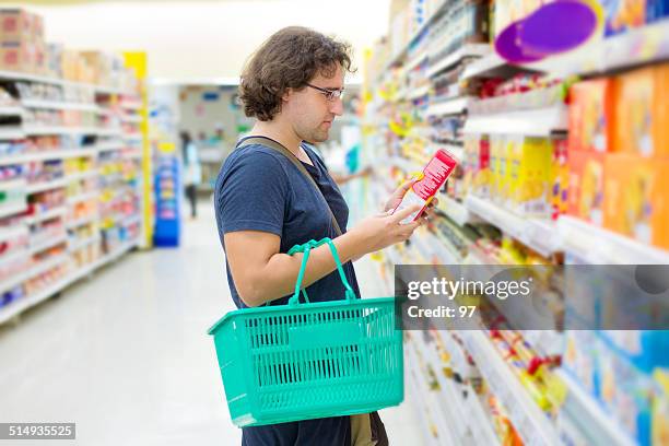 Checking Food Labels Photos and Premium High Res Pictures - Getty Images