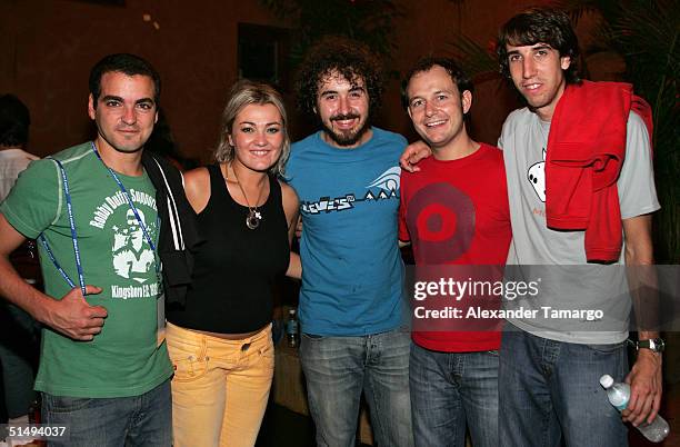 La Oreja de Van Gogh at Miami nightclub La Covacha on October 15, 2004.