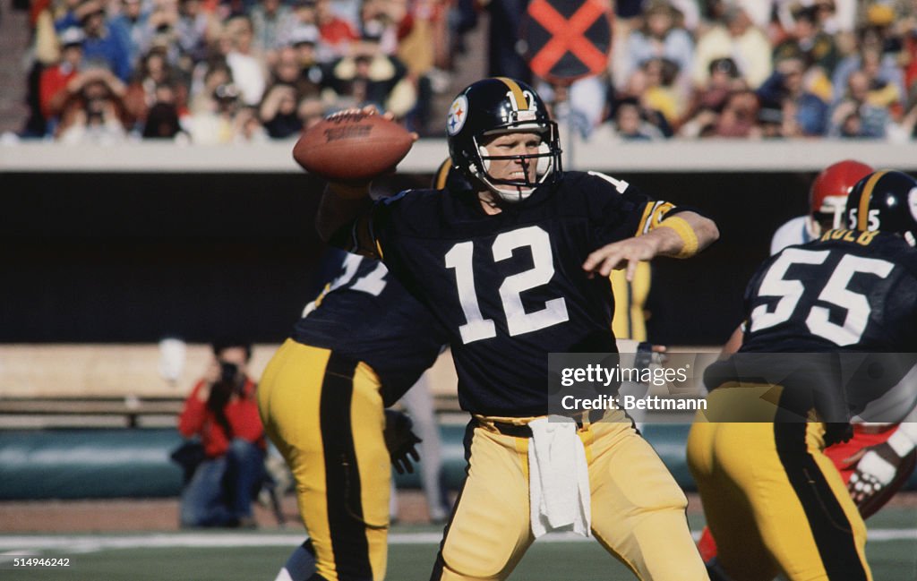 Terry Bradshaw Throwing a Pass