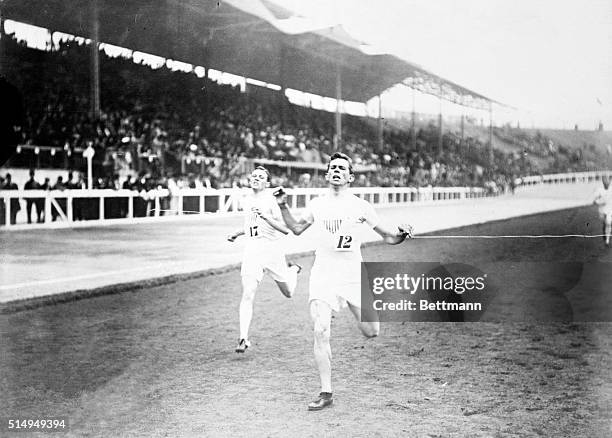 Olympic Games, London, England 1908. 400 meters final, Wyndham Halswelle, Britain and Carpenter, U.S.A.