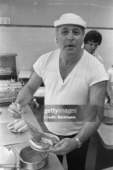 Actor Vic Tayback Actor Vic Tayback