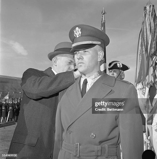 Stan R 24 Stanley R Resor Stock Photos, High-Res Pictures, and Images - Getty ...