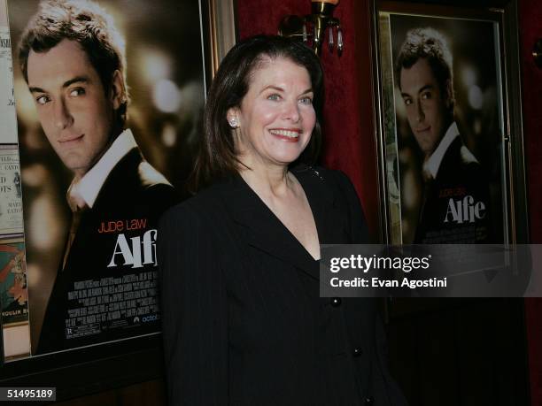 Paramount Pictures President Sherry Lansing attends the New York premiere of "Alfie" at The Ziegfeld Theatre October 18, 2004 in New York City.