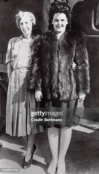 Elizabeth Short with her mother, Phoebe May Short. The mutilated body of Elizabeth was found in a vacant lot near a busy intersection in southwest...