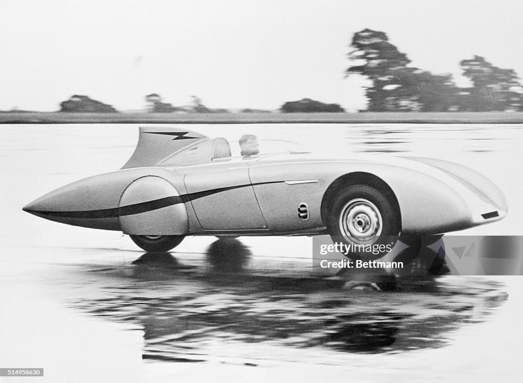 Brandon Healey Racing This British Austin Healey racing down the track recently did a mile ...
