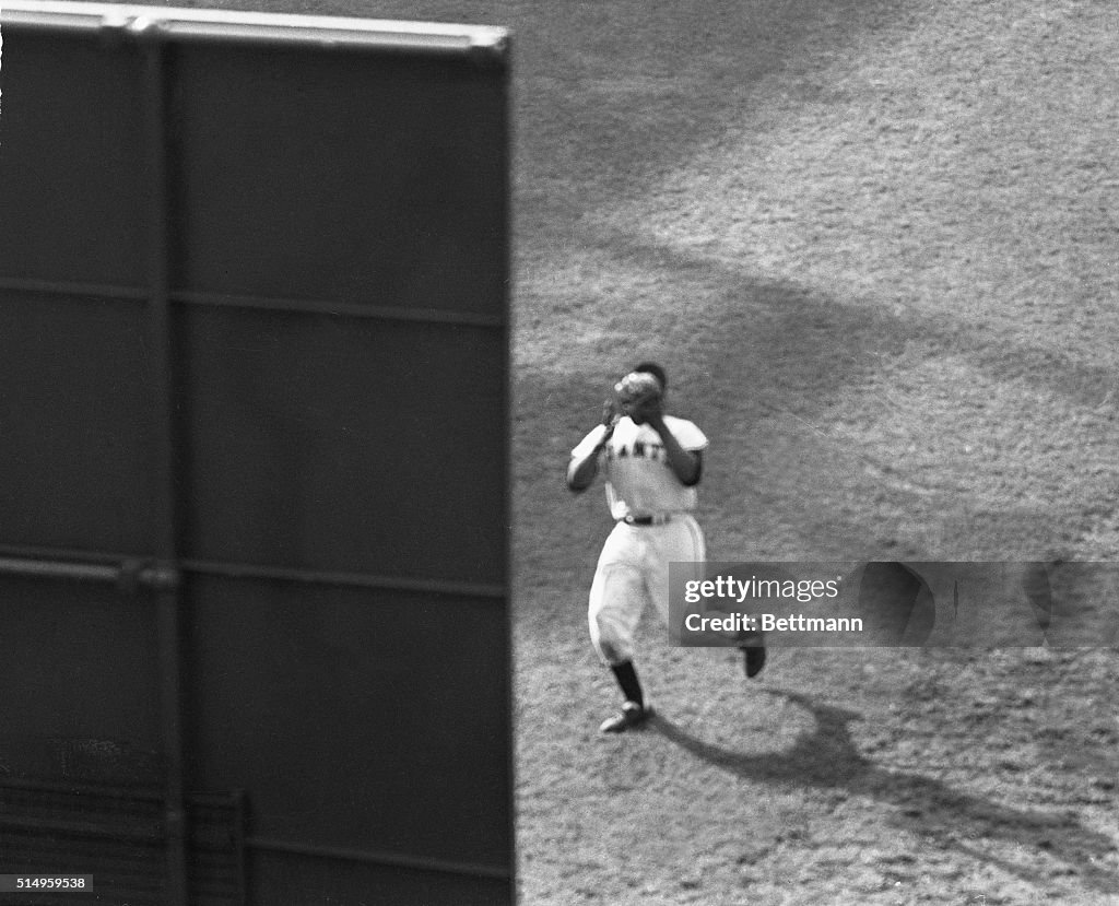 Willie Mays Catching Baseball