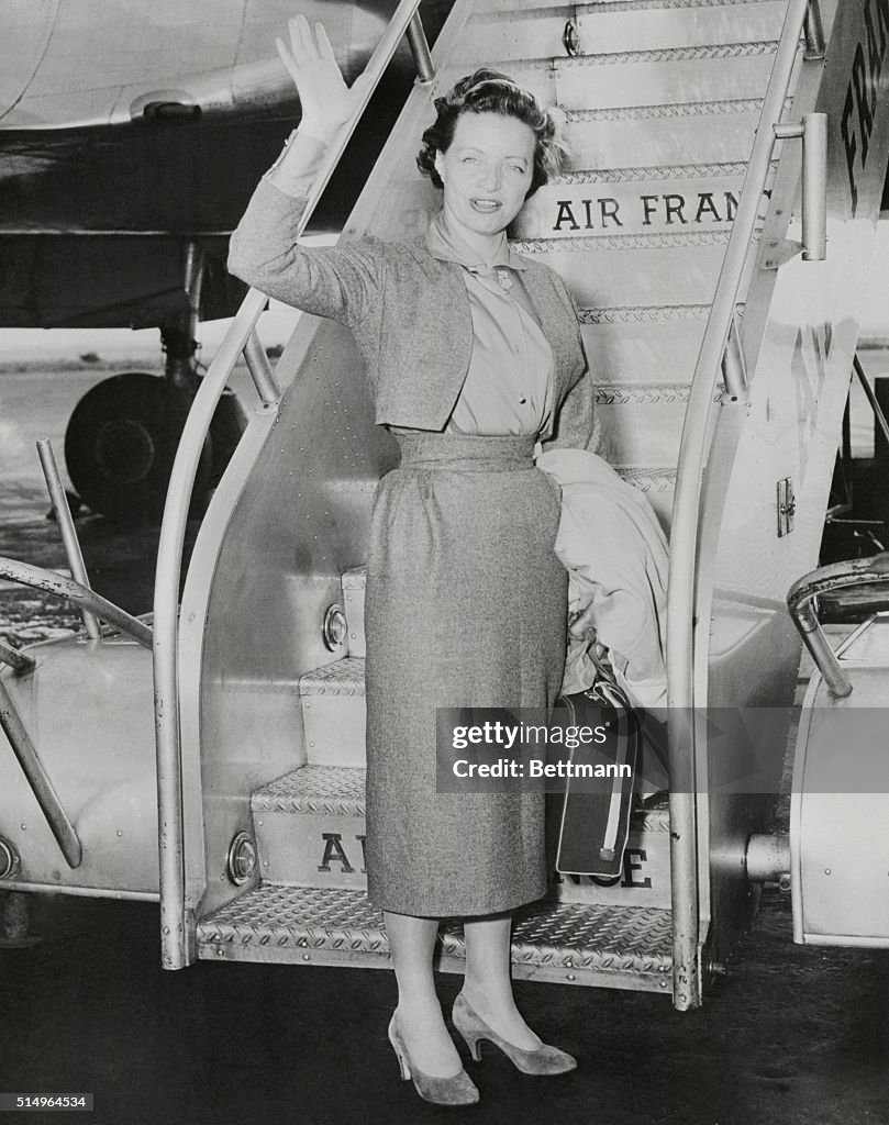 Jacqueline Auriol Waving