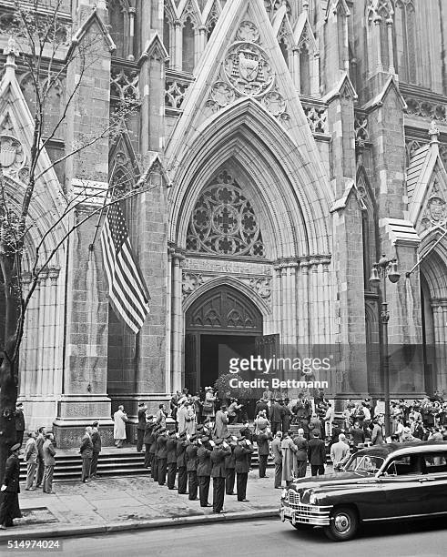 Babe Ruth body carried into cathedral for services...The casket containing the body of Babe Ruth, beloved Bambino, is carried into St. Patrick's...