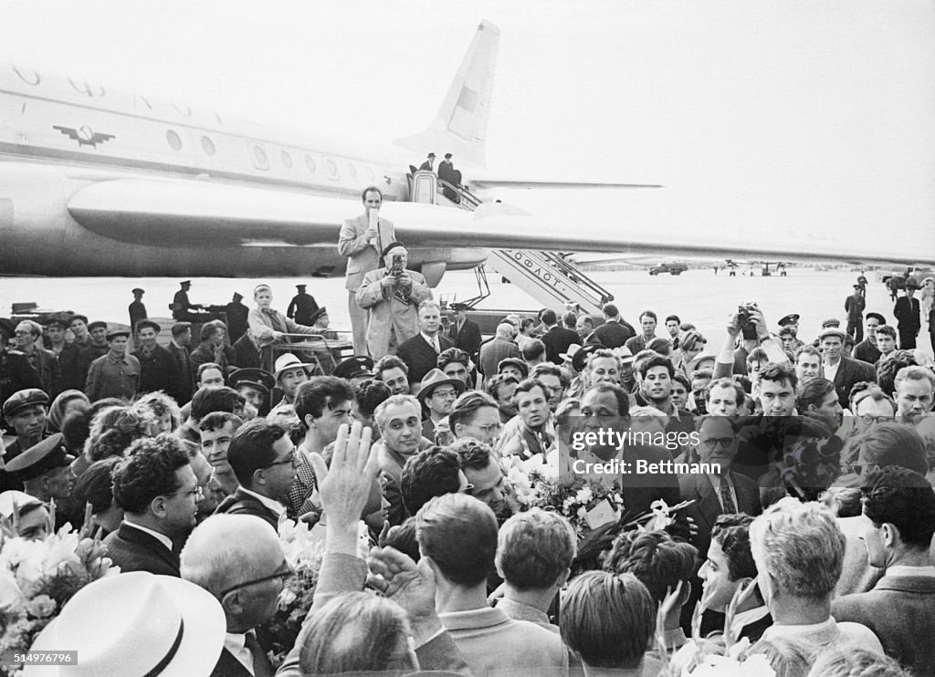 Paul Robeson at Russian Airport