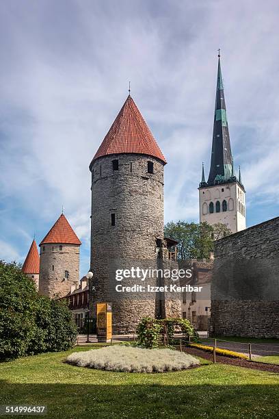 tallinn city walls and mediaval towers - town wall tallinn stock pictures, royalty-free photos & images