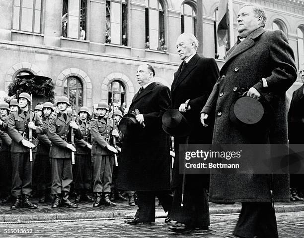 OLDENBERG, GERMANY..SHOWN AT THE FUNERAL SERVICES FOR DR. HERMAN EHLERS, PRESIDENT OF THE MUNDESTAG, L-R: PROFESSOR CARLO SCHMIDT, CHANCELLOR...