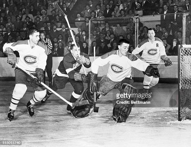 Pair of third period goals by veterans Ted Lindsay and Gordie Howe gave the Detroit Red Wings a 3 to 1 victory tonight over the Montreal Canadiens in...