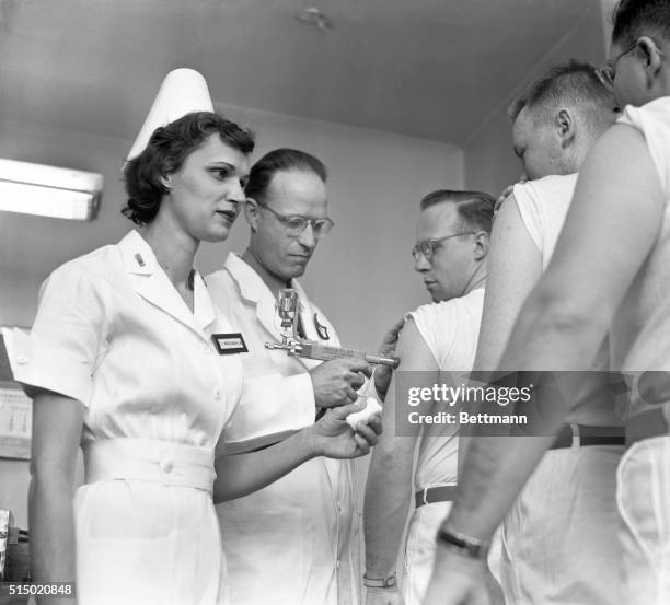 72 Vaccine Injector Stock Photos, High-Res Pictures, and Images - Getty ...