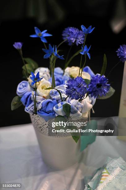 bouquet of blue flowers - bouquet fiori stock-fotos und bilder