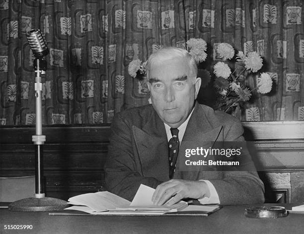 Prime Minister Menzies Holds a Press Conference in London. London, England: The prime minister of Australia, Mr. Robert Menzies during his press...
