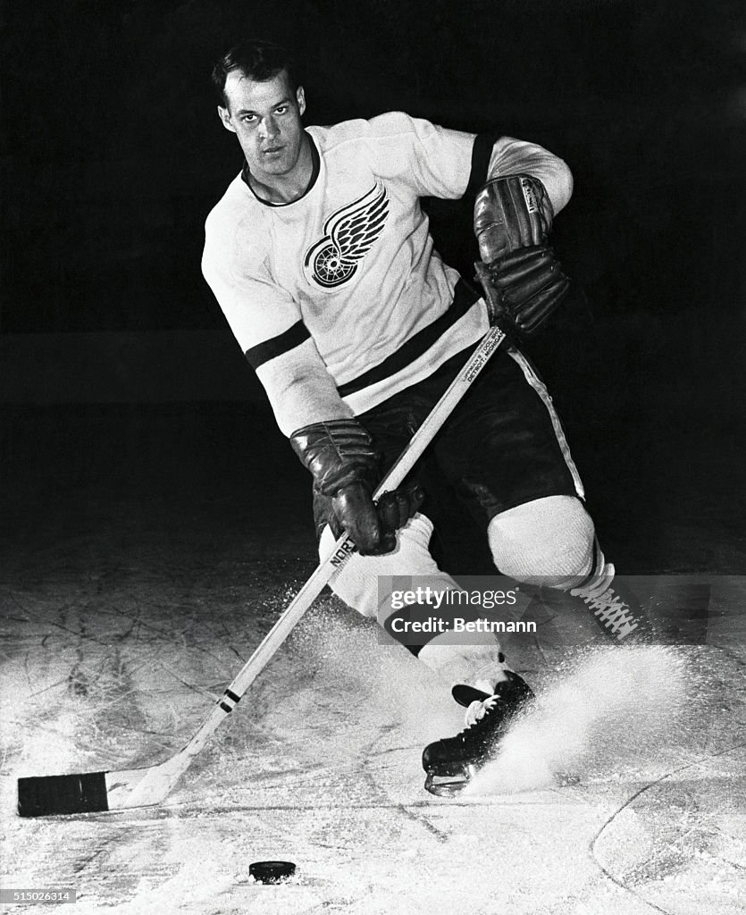 Gordie Howe with the Puck