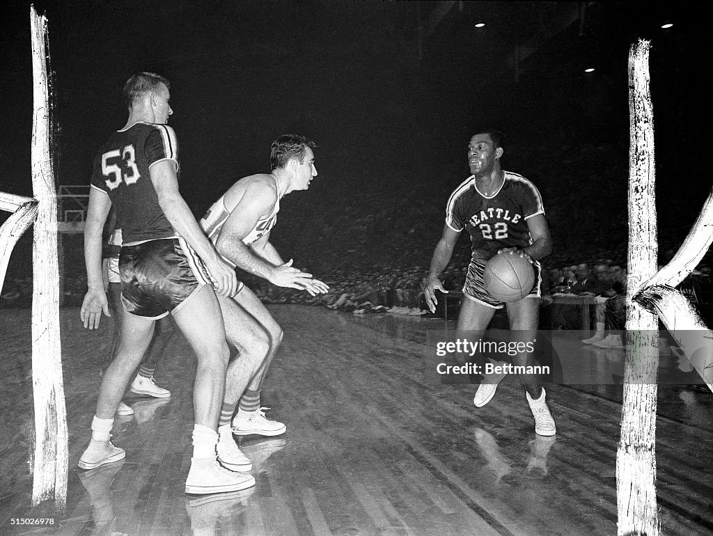 Los Angeles Lakers' Elgin Baylor