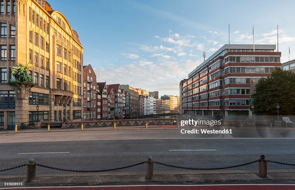 Germany, Hamburg, Nikolaifleet at sunrise