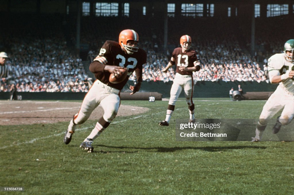 Jim Brown Running with Football