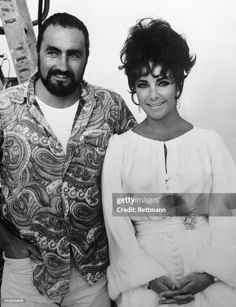 Taylor Howar Porto Conte, Sardinia- Elizabeth Taylor gets together with her... News ...