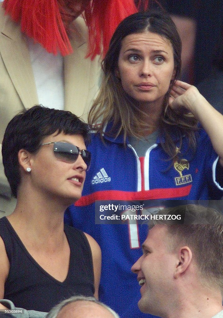 Linda Evangelista (L), wife of French goalkeeper F
