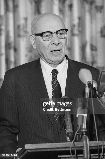 Bettelheim Bruno Bettelheim Photos and Premium High Res Pictures - Getty Images