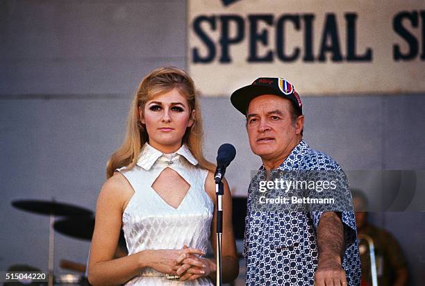 Hopeline Plummer Bob Hope and Penelope Plummer, Miss World of Australia, entertain ...