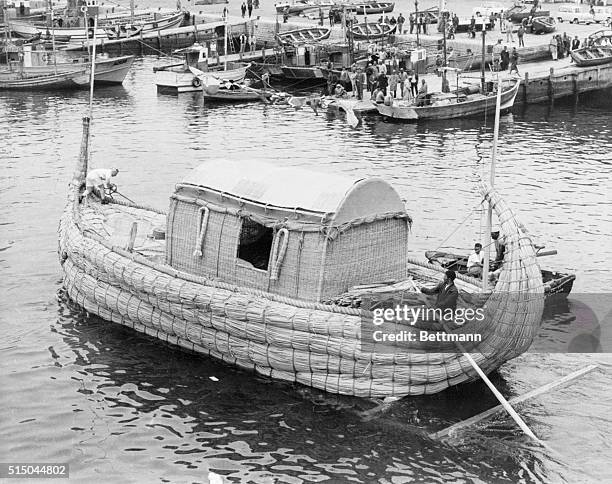 Flat Reed Raft Reed Raft Photos and Premium High Res Pictures - Getty Images