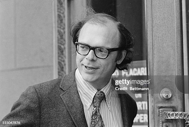 Los Angeles: Anthony Russo enters Federal Courts Building where he resumed testimony in his own behalf and was cross-examined by Assistant U.S....