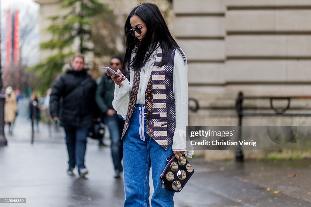 Street Style -Paris Fashion Week : Day Nine Womenswear Fall Winter 2016/2017