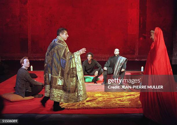 Hamled Hamlet De William Shakespeare Photos and Premium High Res Pictures ...