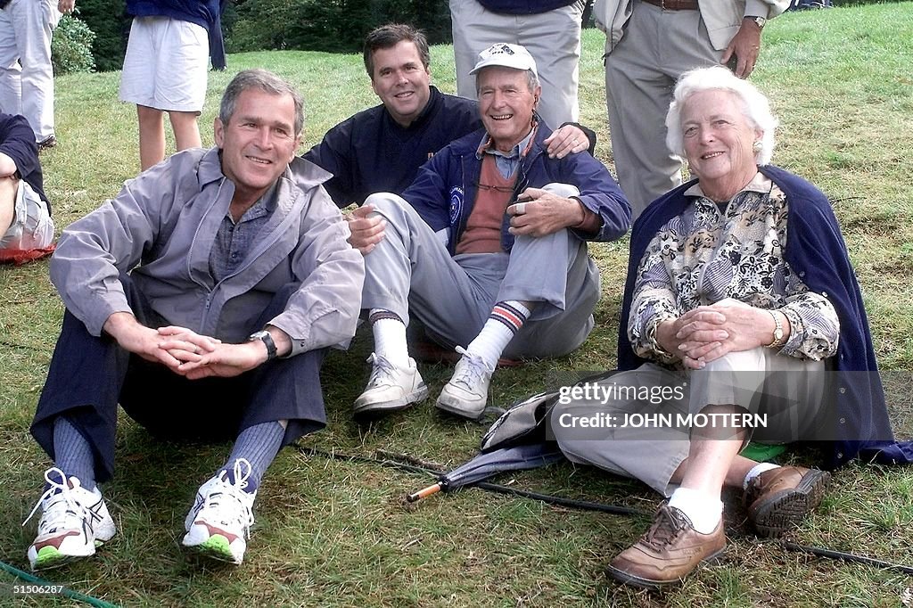 The Bush family,(L-R) Texas Governor and president