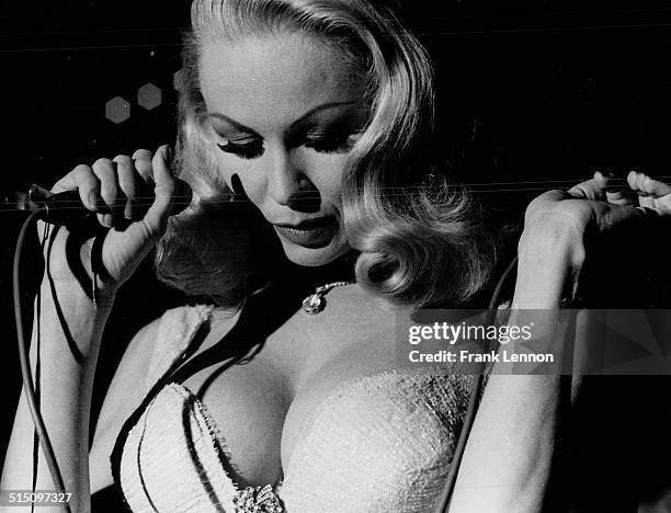 Joi Lansing