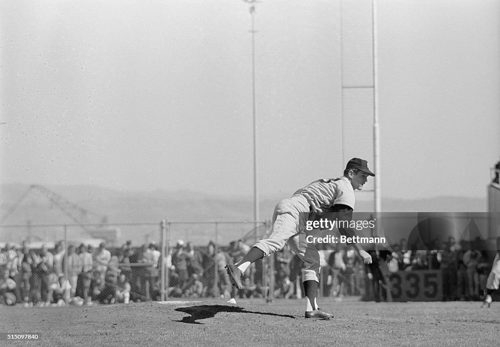Ralph Terry Pitching