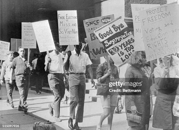 People Protesting For Civil Rights 519 Civil Rights Sit In Stock Photos, High-Res Pictures, and Images ...