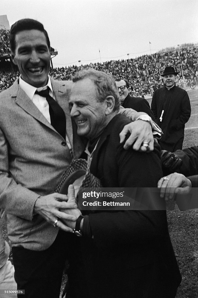 Paul Bryant Embracing Gene Stallings
