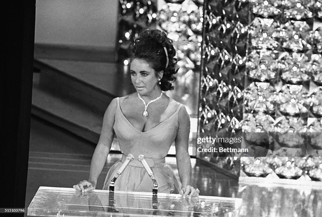 Elizabeth Taylor at Podium to Present Academy Award